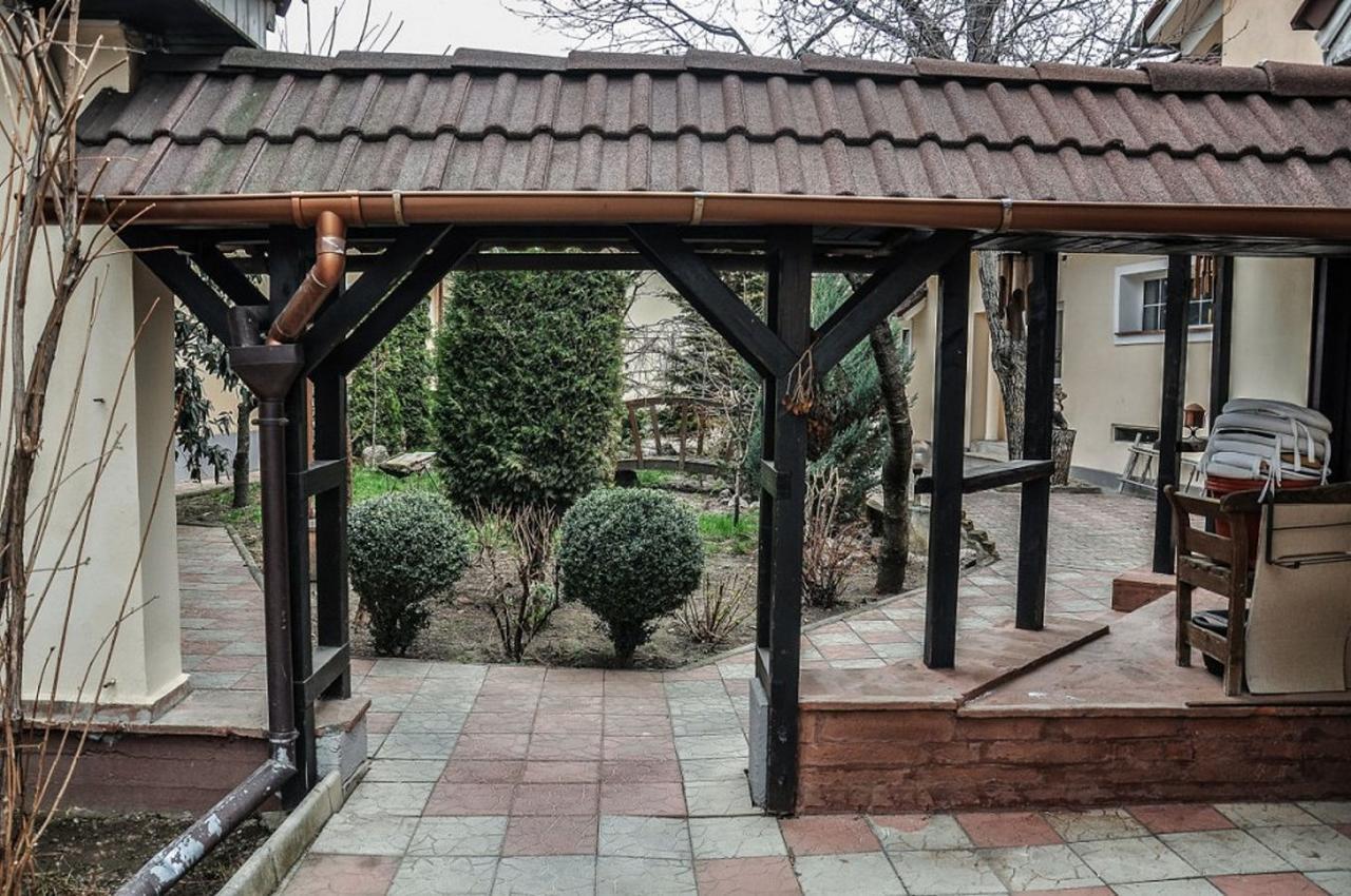 Pensiunea Casa Alba Ghimbav Buitenkant foto