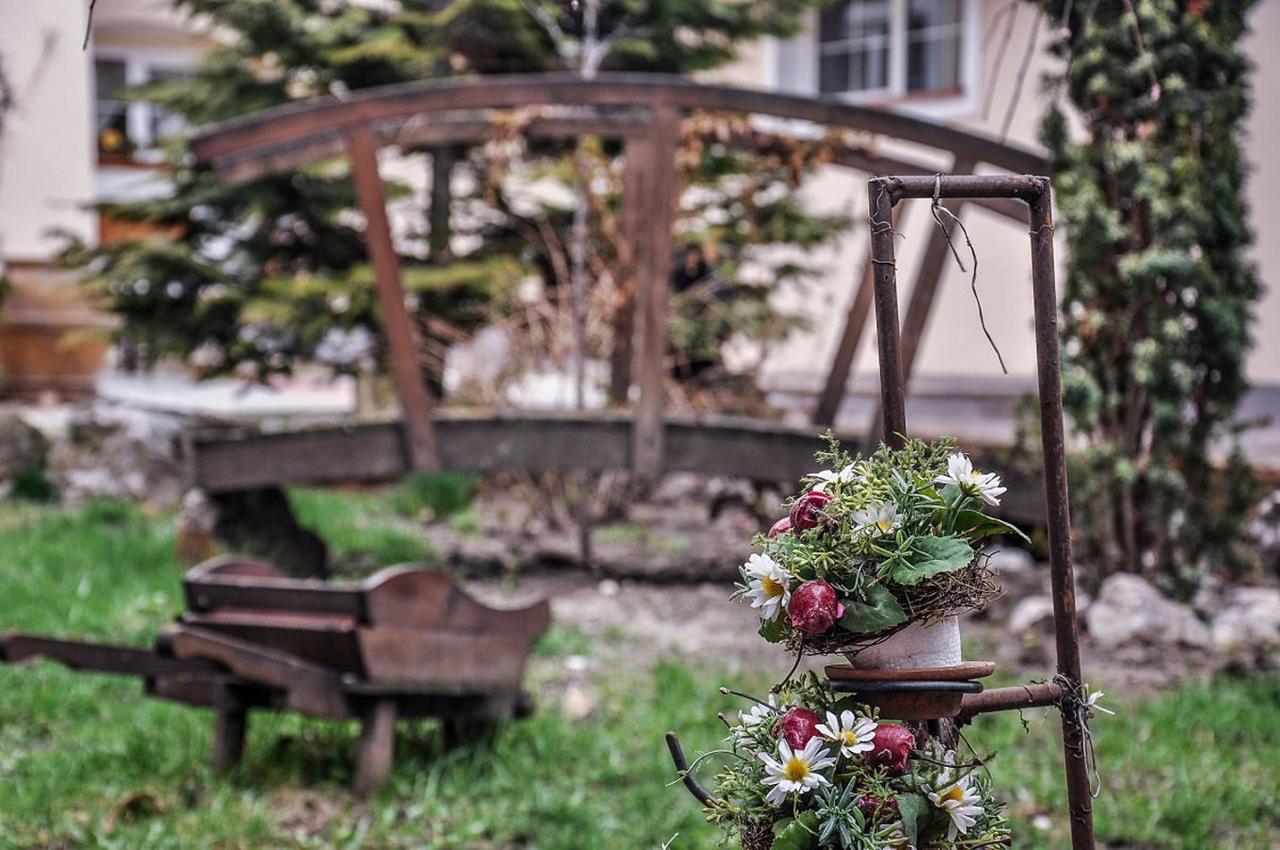 Pensiunea Casa Alba Ghimbav Buitenkant foto