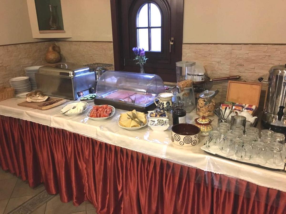 Pensiunea Casa Alba Ghimbav Buitenkant foto